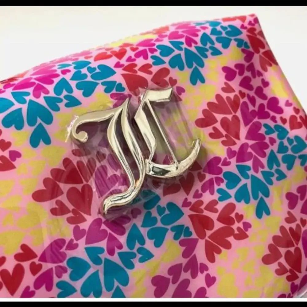 NWT JUICY COUTURE Cosmetics Vinyl Makeup Bag with Multi Hearts (JCXX025)